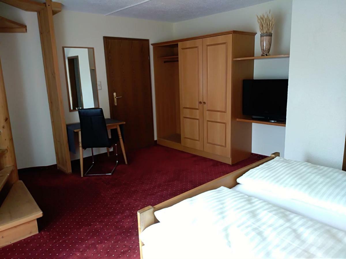 Hotel Wiesenhof มีเดอร์ส ภายนอก รูปภาพ